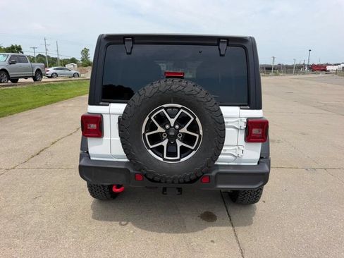 Used 2026 Jeep Wrangler Unlimited Rubicon AWD/4WD image 4
