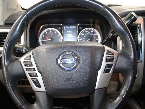 Used 2017 Nissan Titan SL RWD image 35