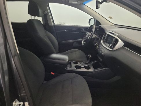 Used 2017 Kia Sorento AWD w/ LX Convenience Package image 21