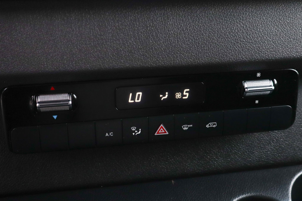 Used 2022 Mercedes-Benz Sprinter 2500 w/ Parking Package image 33