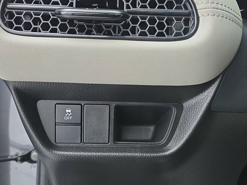 Certified 2025 Honda HR-V LX image 25