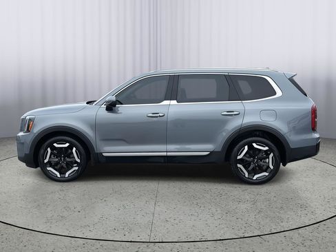 Used 2024 Kia Telluride S w/ S Sunroof Package image 2
