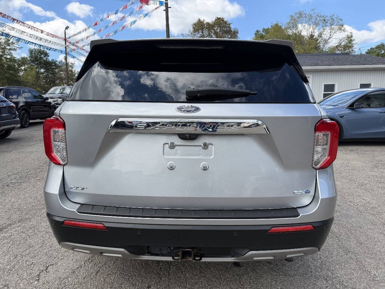 Used 2020 Ford Explorer XLT w/ Equipment Group 202A AWD/4WD image 5