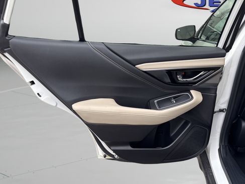 Used 2020 Subaru Outback Limited image 8