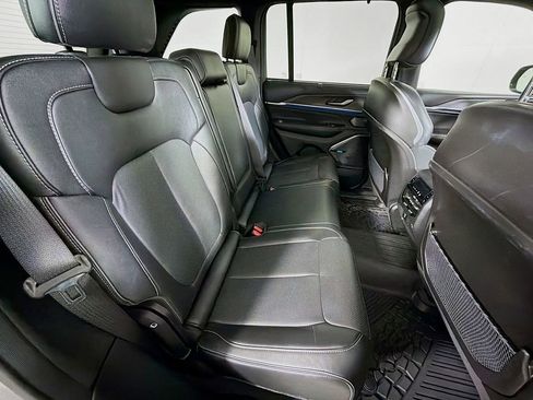 Used 2023 Jeep Grand Cherokee Overland w/ Luxury Tech Group IV AWD/4WD image 25