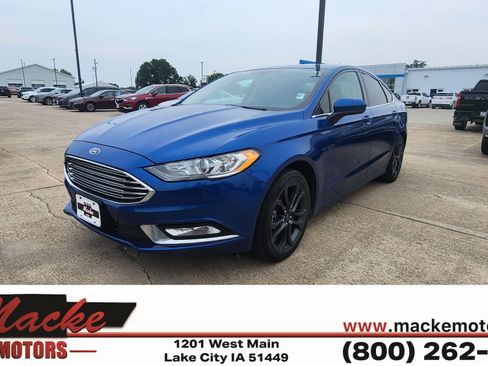 Used 2018 Ford Fusion SE w/ Equipment Group 201A FWD image 1