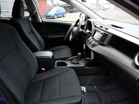 Used 2015 Toyota RAV4 LE image 8
