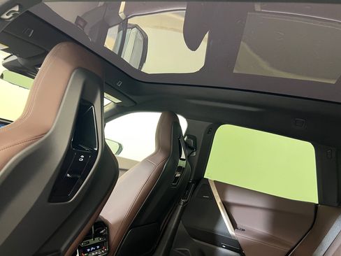 New 2026 BMW iX xDrive60 image 34