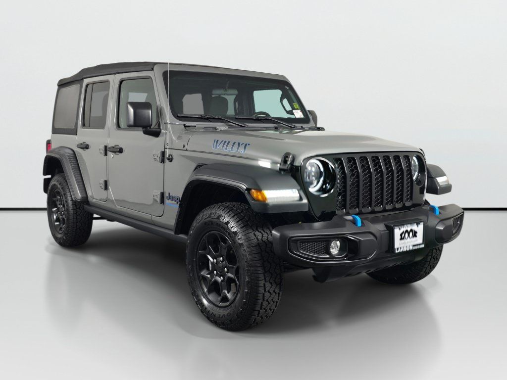 Used 2023 Jeep Wrangler Unlimited w/ Cold Weather Group AWD/4WD image 8
