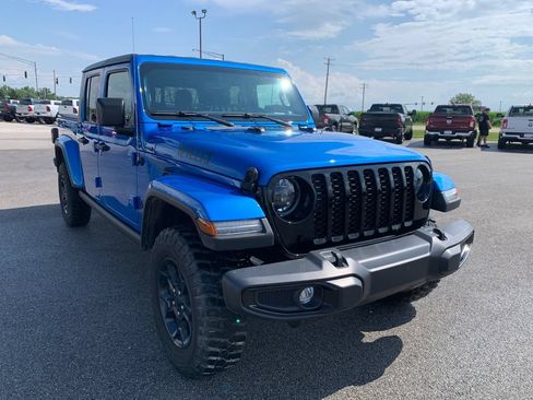 Used 2023 Jeep Gladiator Sport AWD/4WD image 13