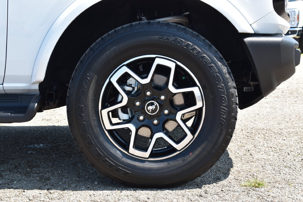 New 2026 Ford Bronco Outer Banks AWD/4WD image 6