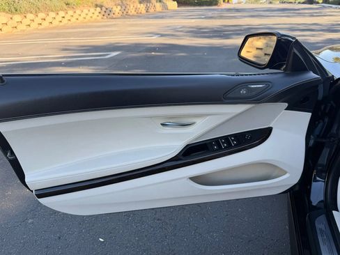 Used 2015 BMW 640i Convertible image 11