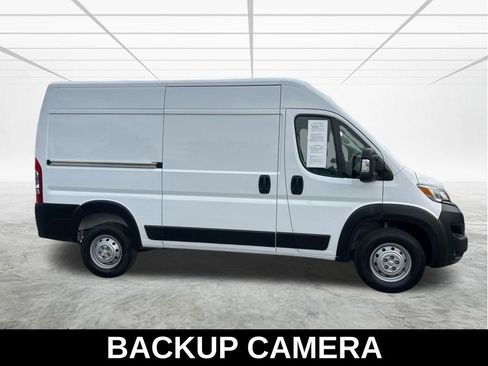 Used 2023 RAM ProMaster 2500 w/ Convenience Group image 4