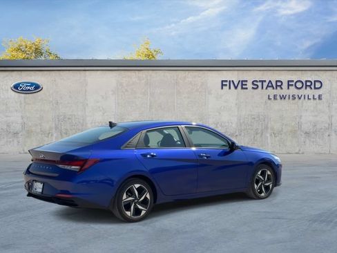 Used 2023 Hyundai Elantra SEL w/ Convenience Package FWD image 8