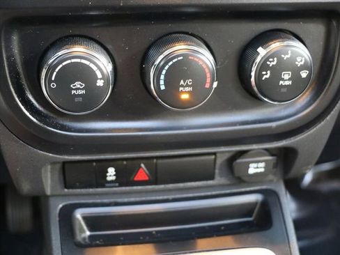 Used 2017 Jeep Patriot 75th Anniversary w/ Power Value Group image 22