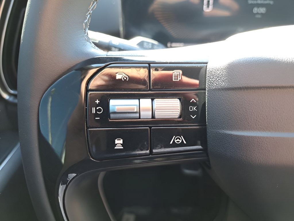 Used 2026 Kia Sorento LX FWD image 27