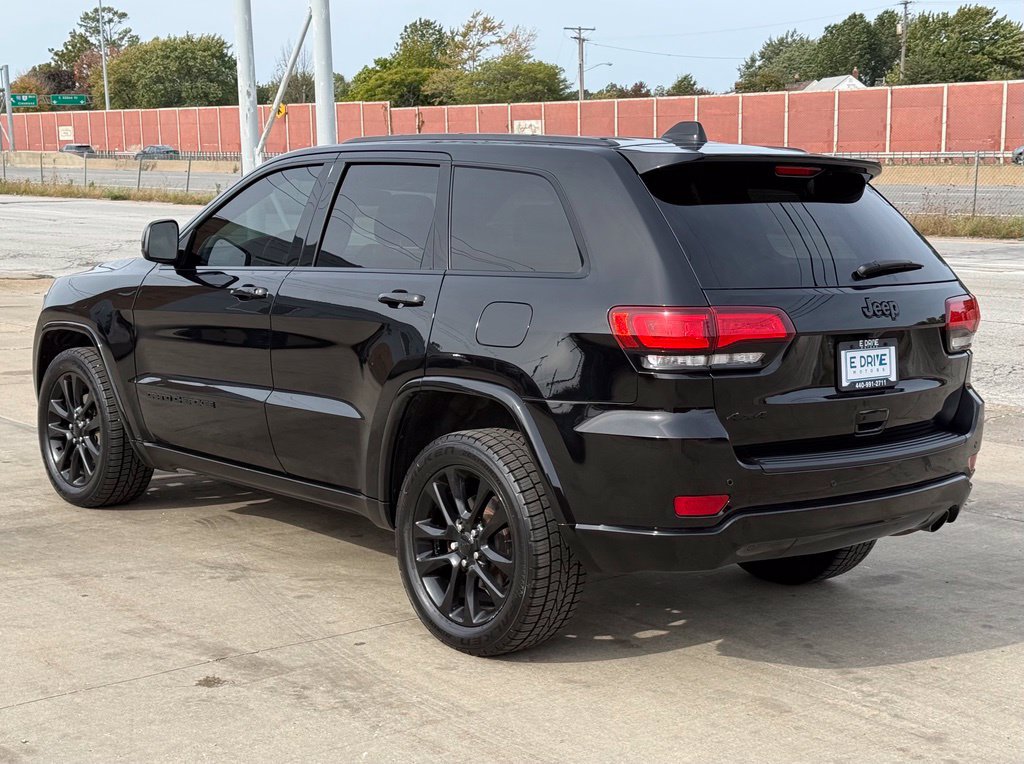 Used 2020 Jeep Grand Cherokee Altitude AWD/4WD image 10