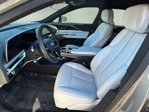 Used 2025 Cadillac Lyriq Sport image 18