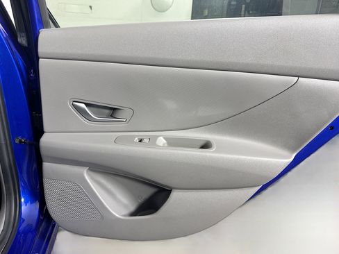 Used 2024 Hyundai Elantra SE FWD image 27