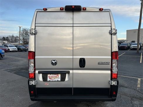 Used 2025 RAM ProMaster 2500 w/ Premium Convenience Group image 7