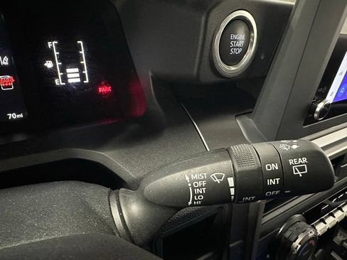 Used 2025 Toyota 4Runner SR5 AWD/4WD image 22