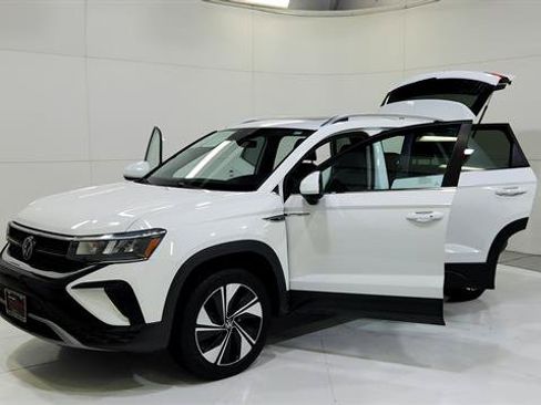 Used 2024 Volkswagen Taos SE AWD/4WD image 30