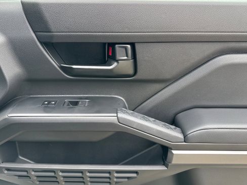 New 2025 Toyota Tacoma SR5 image 18