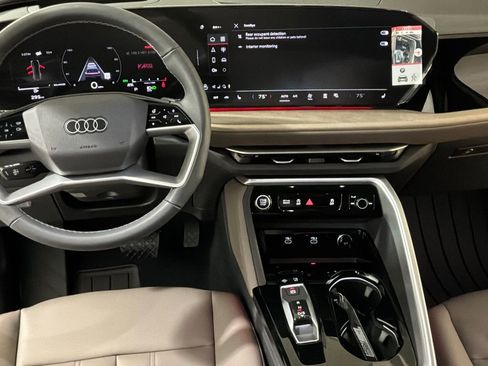 New 2025 Audi Q5 Premium Plus image 19