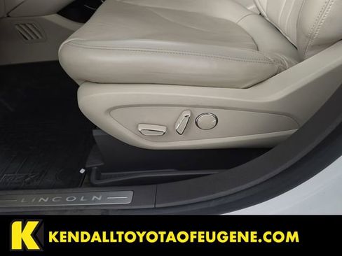 Used 2018 Lincoln MKX Reserve image 17