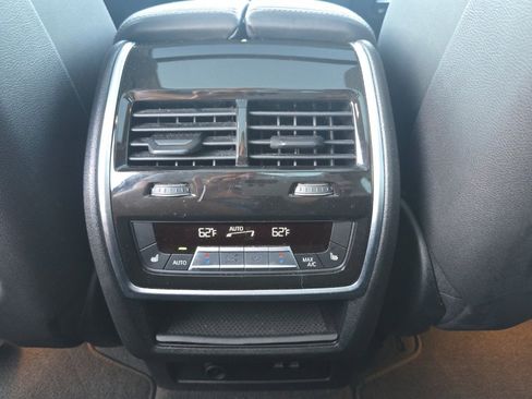 Used 2024 BMW X7 xDrive40i image 18