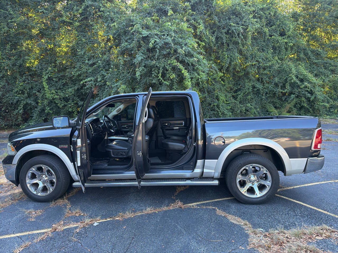 Used 2013 RAM 1500 Laramie w/ Convenience Group AWD/4WD image 18