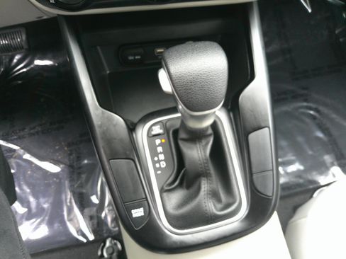 Used 2025 Kia Soul LX w/ LX Technology Package image 40