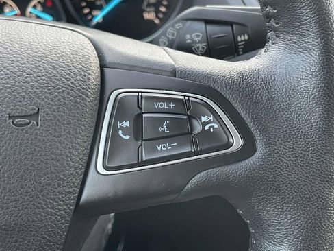 Used 2018 Ford Escape Titanium w/ Ford Safe & Smart Package image 10