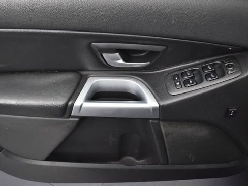 Used 2004 Volvo XC90 2.5T AWD/4WD image 10