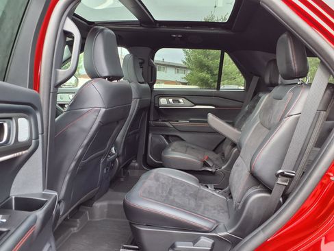 Used 2025 Ford Explorer ST w/ Sun And Sound Package AWD/4WD image 24