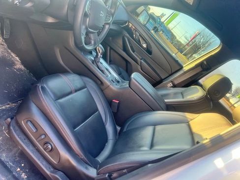 Used 2023 Chevrolet Traverse RS image 12