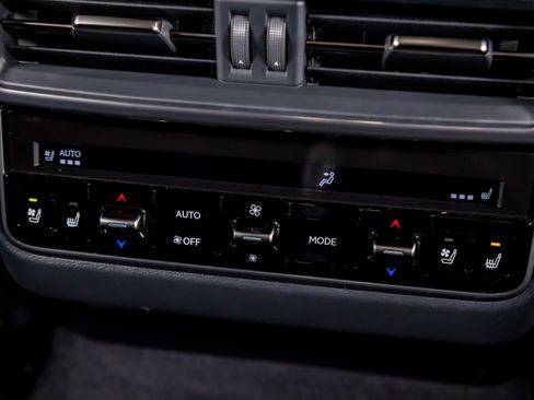 Used 2024 Lexus LX 600 F Sport image 25