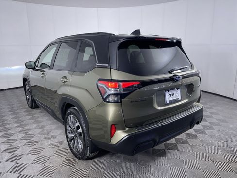 Certified 2025 Subaru Forester Touring w/ Touring Package AWD/4WD image 24