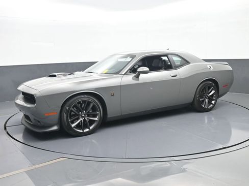 Used 2019 Dodge Challenger R/T Scat Pack w/ Shaker Package image 2