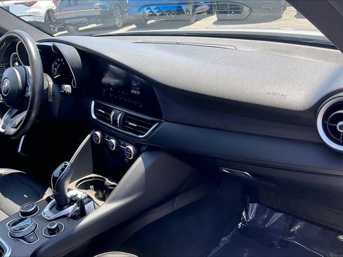 Used 2022 Alfa Romeo Giulia Ti w/ Active Assist Plus Package RWD image 11