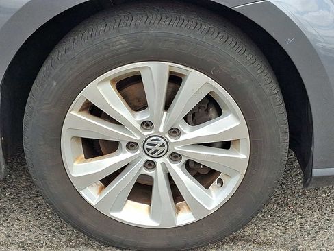 Used 2019 Volkswagen Golf S AWD/4WD image 9