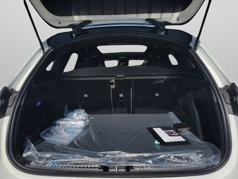Certified 2026 Mercedes-Benz GLC 300 image 6
