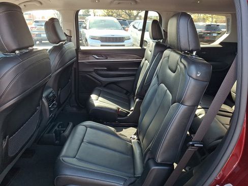 Used 2023 Jeep Grand Cherokee L Limited image 11