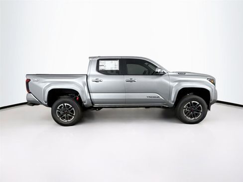 New 2025 Toyota Tacoma TRD Sport image 6