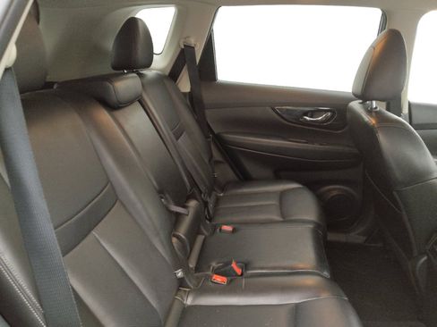 Used 2018 Nissan Rogue SL w/ Premium Package image 19