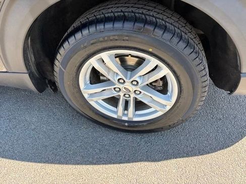 Used 2020 Ford Explorer XLT AWD/4WD image 46