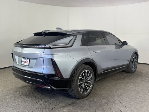 Used 2024 Cadillac Lyriq Sport AWD/4WD image 9
