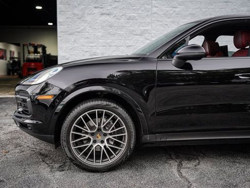 Used 2020 Porsche Cayenne image 10