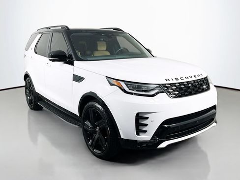 Used 2025 Land Rover Discovery Dynamic SE AWD/4WD image 3