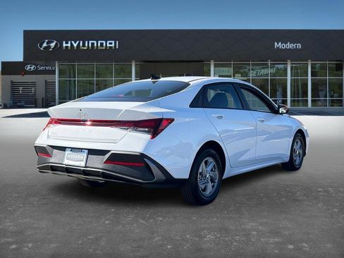 New 2026 Hyundai Elantra SE w/ Cargo Package image 3
